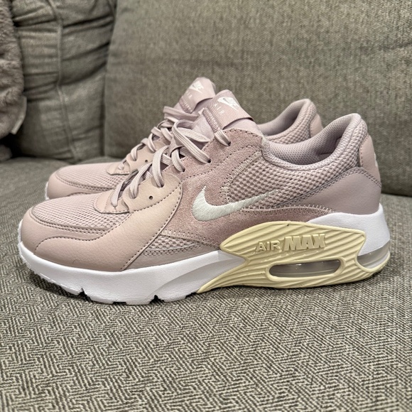 Nike Shoes - Nike Air Max Excee Size 9.5
